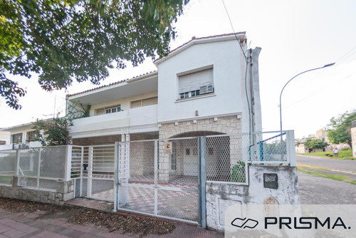 Casa - 4 Dorm - Cofico. Apta Credito