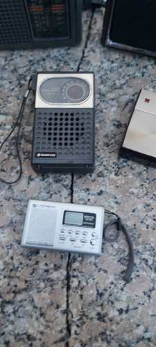 Radios Funcionando Sanyo National Y Otras Amarillo (Usado)