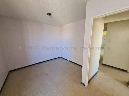 Imagen 13 de 30 de Apartamento En Venta Zona Oeste De Barquisimeto Lara 23-25316 // Invierta Seguro Con Rentahouse//