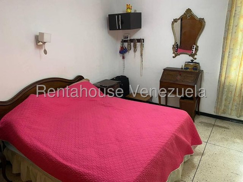 Vendo Casa En Calle Cerrada Los Chorros 25-18391