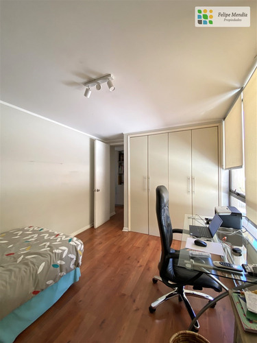 Impecable En Condominio 5 Dorm. Servicio Y Sala De Estar.