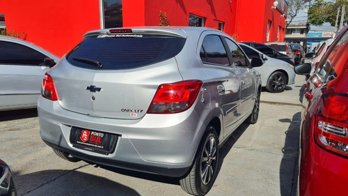 Imagem 4 de 11 de Chevrolet Onix 1.4 Ltz Spe/4 Flex Manual