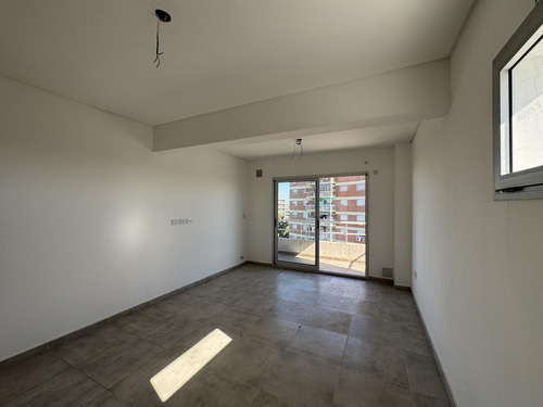 Monoambiente Divisible En Venta En Echesortu