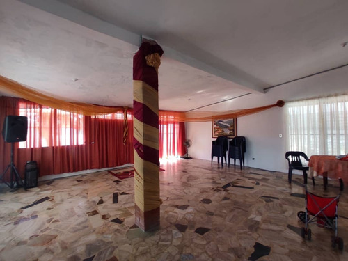 Imagen 5 de 14 de Casa En Venta Para Remodelar En La Floresta Las Delicias 04121990156