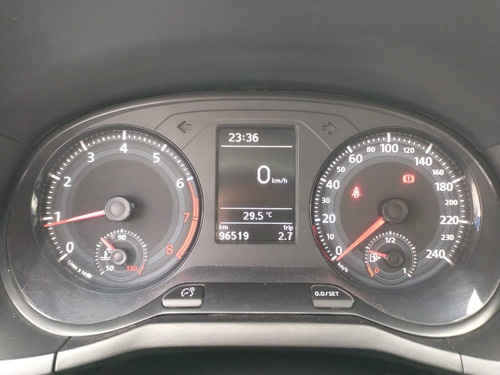 Imagem 12 de 15 de Volkswagen Saveiro 1.6 Msi Trendline 2020
