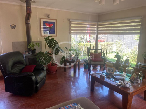 Casa En Venta De 5 Dorm. En La Florida