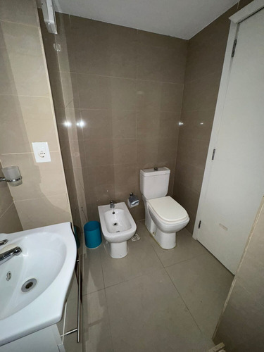 Venta De Monoambiente Con Renta En Puerto De Buceo