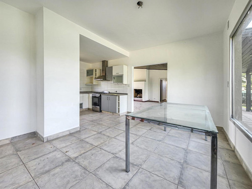Casa 2 Dormitorios Con Pileta En Puerto Roldan