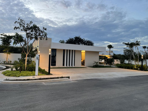 Casa En Venta Merida, Privada Aldoria Conkal, Una Planta, Junio 2025.