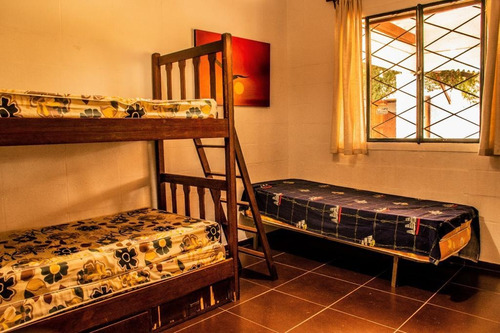 Casa De Tres Dormitorios 2 Baños Unos En Suite