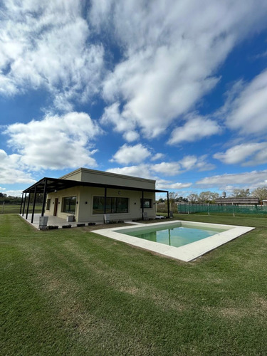 Se Vende Hermosa Casa En Barrio Doña Luisa