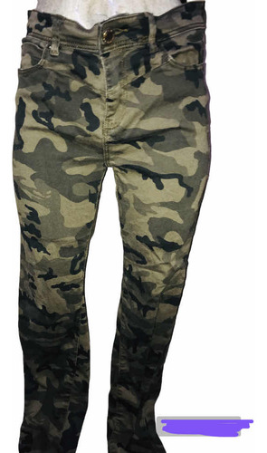 Sexy Pantalón Camuflaje Stradivarius C R O P P E D (Usado)