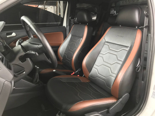 Imagem 7 de 15 de Vw Saveiro 1.6 Cross Cd - 2019