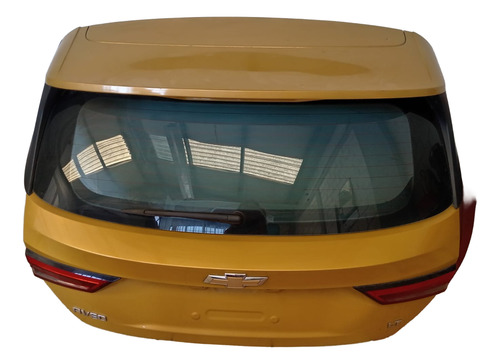 Quinta Puerta Chevrolet Aveo Hactchback 2024 Trasera Amarillo (Usado)