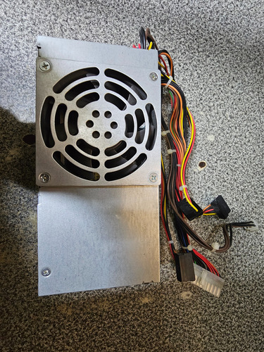 Fuente De Poder Ac Bel Pc7068 De 250w Gris (Usado)
