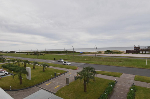 Departamento Frente Al Mar En Alquiler - Playa Brava