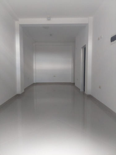 Se Alquila Oficinas De Estreno - Buena Ubicacion