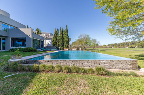 Casa En Venta En Country Club San Diego Moreno