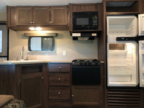 Imagen 10 de 15 de Motor Home Casa Rodante 2016 Coleman 28 Pies Trailer Home Ac
