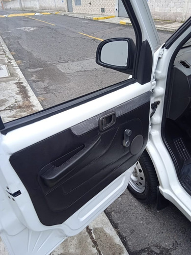 Imagen 8 de 13 de Chevrolet N300 Max Cargo