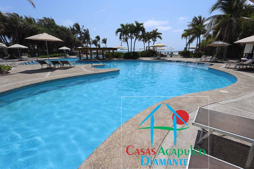 Cad Mayan Lakes 16 302. Amplia Terraza Con Vista A Las Áreas Comunes Y Acceso A Un Exclusivo Club De Playa