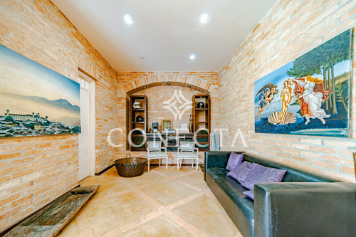Imagem 9 de 25 de Alphaville 10 | Casa Alto Padrão | 3 Suítes | Spa | Jacuzzi | Mini Campo De Futebol | Piscina | Ampla Área Gourmet - Cnc1183
