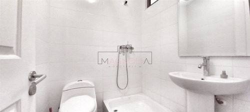 Casa En Venta De 6 Dorm. En Olmué