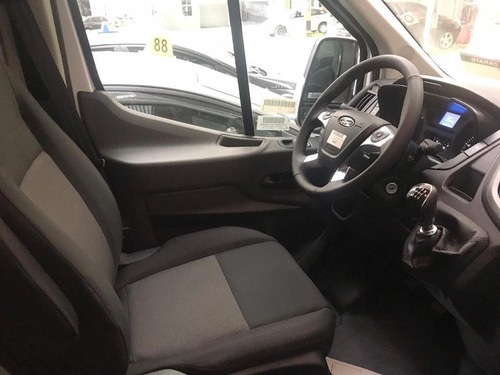 Imagen 10 de 14 de Ford Transit 2.2 Furgon Mediano Techo Elevado 350m
