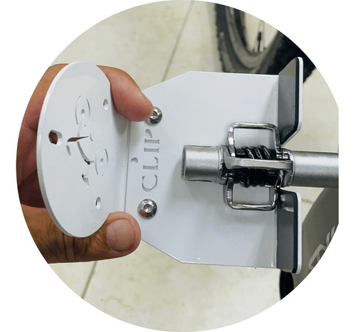 Imagem 7 de 10 de 2 Suportes Para Pendurar 2 Bicicletas Ideal P/ Pedal De Clip