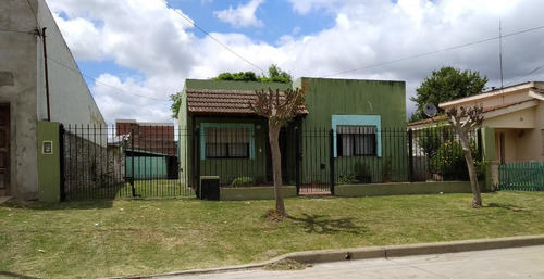 Casa En Venta - 2 Dormitorios 1 Baño - 308mts2 - General Las Heras