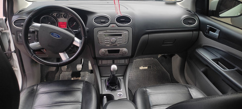 Ford Focus 2 2.0 Ghia Mt