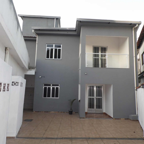 Casa A Venda Com 2 Quartos