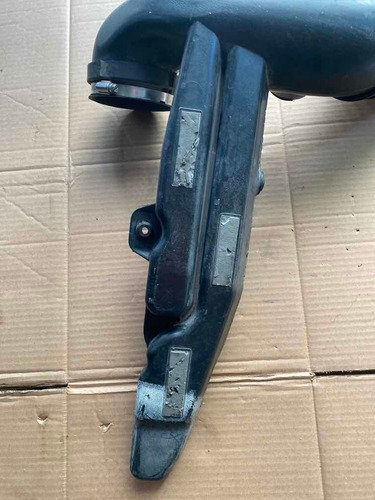 Toma De Aire Motor Gusano Escalade Yukon Tubería 15884353 (Usado)
