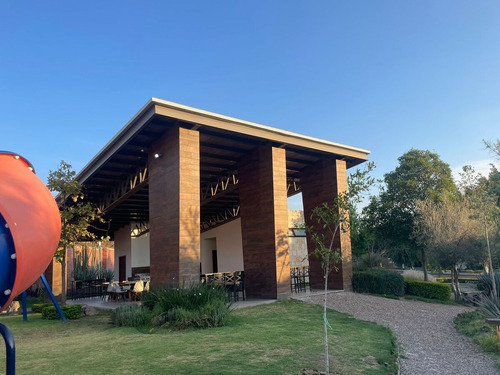 Terreno En Venta En Privada Santa Fe En Villas De Irapuato