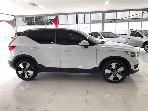 Imagem 4 de 11 de Xc40 2.0 T5 Gasolina Momentum Awd Geartronic