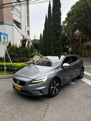 Volvo V40 2.0 T4 Drive-e R-design