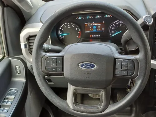 Ford F-150 3.3 XL Doble Cabina V6 4x2 At