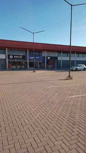 Imagen 2 de 11 de Local A Estrenar 48 M2 Cno Belgrano Y 516 Frente A Carrefour