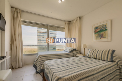 Imagen 14 de 15 de Apartamento En Venta En Brava Con 3 Dormitorios