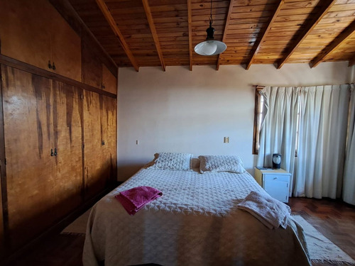 Hermosa Y Amplia Casa En Godoy Cruz
