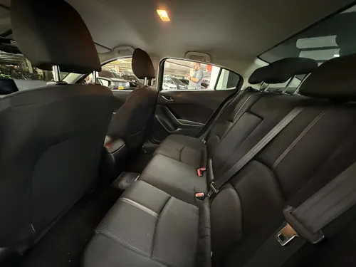 Mazda 3 2.0 Touring At