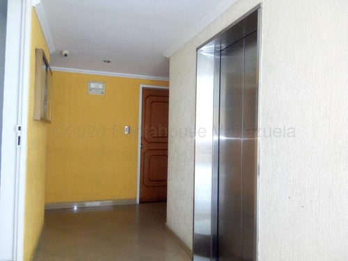 Imagen 16 de 18 de Urbanizacion La Soledad Piso Medio Resd Las Cristinas Ljsa 22587