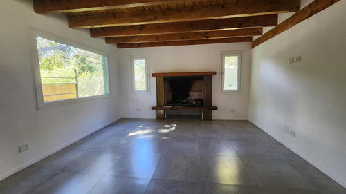 Casa Tipo Ph En Venta Barrio Nahuel Malal Km 12- Bariloche 3 Dormitorios - 2 Baños A Estrenar