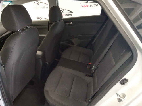Imagen 9 de 11 de Hyundai Accent 2020 4p Gl L4/1.6 Aut