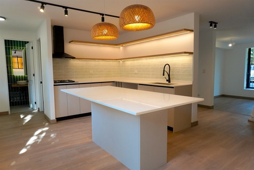 Casa Remodelada Vitacura A Pasos Colegio Manquehue