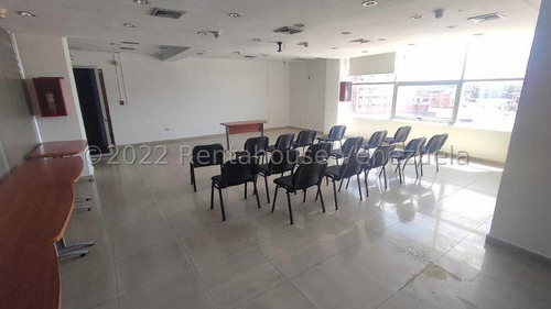 Imagen 21 de 30 de Oficinas En Alquiler Zona Centro Barquisimeto, Económica, Código 23-16021, Mz 31/03
