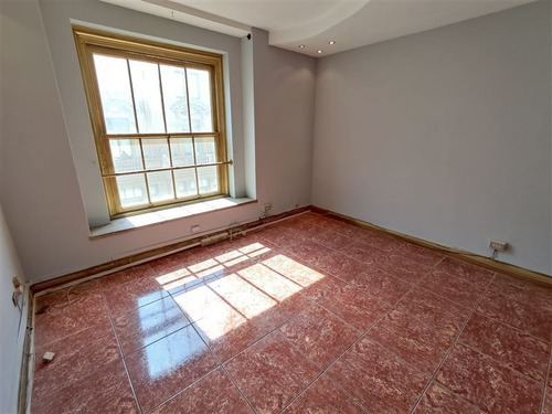 Imagen 3 de 16 de Oficina En Venta De 1 Privado Y 1 Baño En Santiago