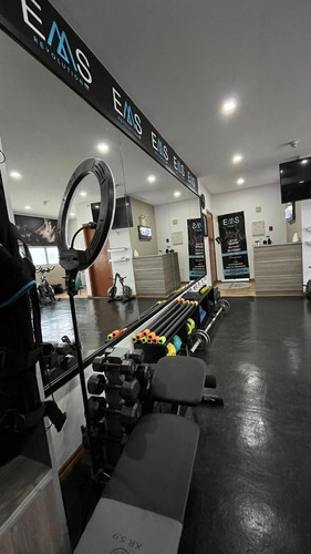 Johana Lazaro Vende Fondo De Comercio De Gimnasio En La Cc Concepto La Viña Ems Revolutions Vzla **solo Clientes**