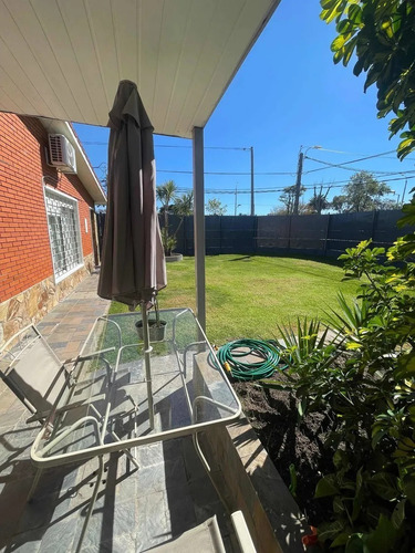 Imagen 19 de 22 de Preciosa Casa 2 Dormitorios-jardín-barbacoa Maroñas, Curva!