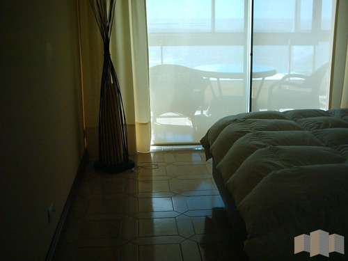 Imagen 18 de 26 de Frente A La Playa